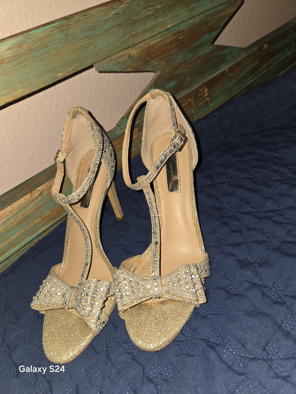 Women’s Sz 8 I.N.C. Rhinestone Bow T-Strap High Heel Sandals